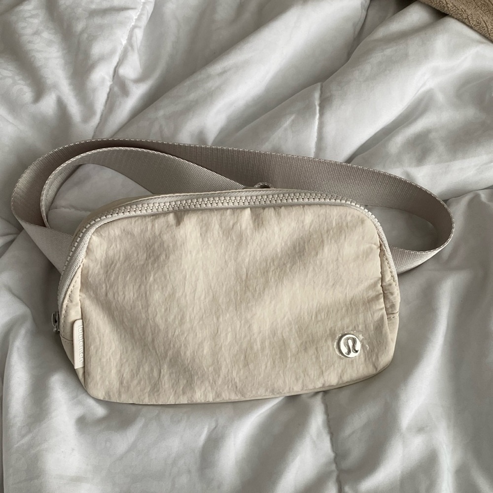 Lululemon belt bag